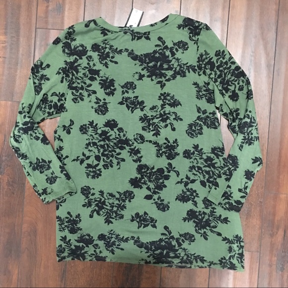 NWT Olive Green & Black Floral Print Tee Small - Picture 4 of 4